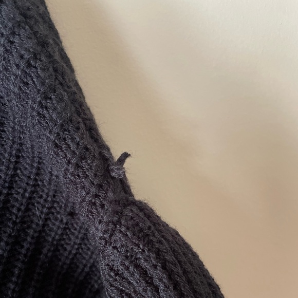 O & O Black Ruffle Sleeve Cardigan Size Medium - Picture 8 of 8